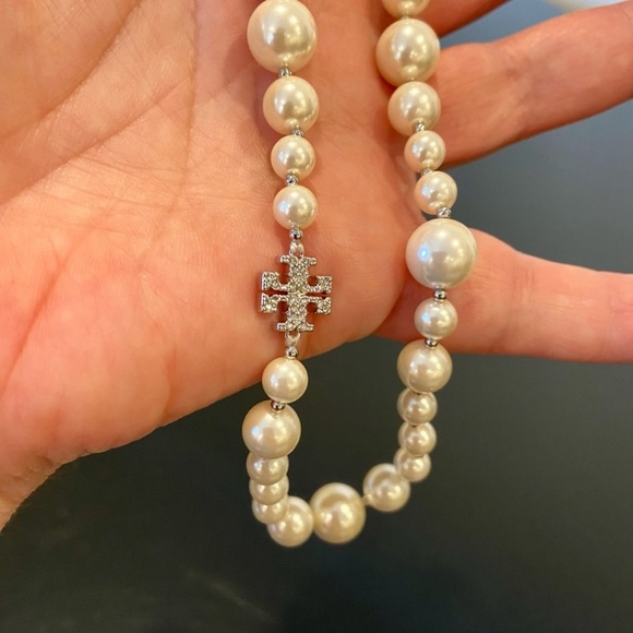 NWT Authentic classic rare Tory Burch Pearl Crystal Short Necklace - Picture 15 of 16